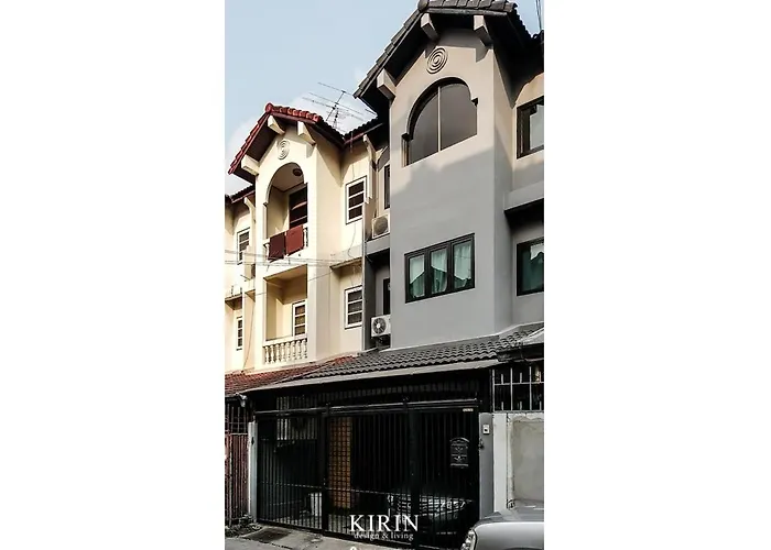Velin Samsen - Entire House With 3 Bedrooms Near Old Town * Bangkok